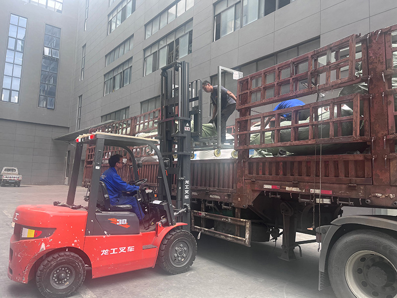 不锈钢弯头装车